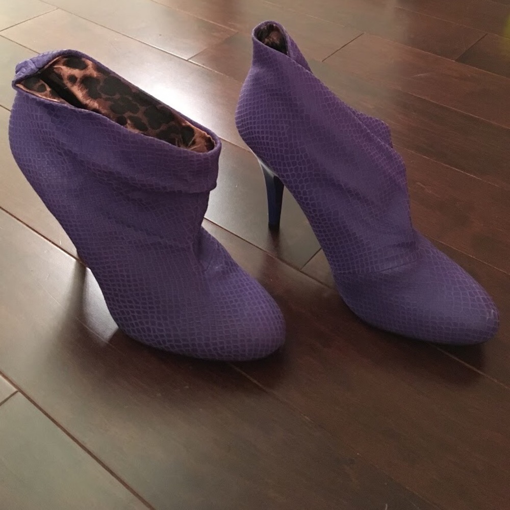 Blue snakeskin slouch ankle booties with cheetah!